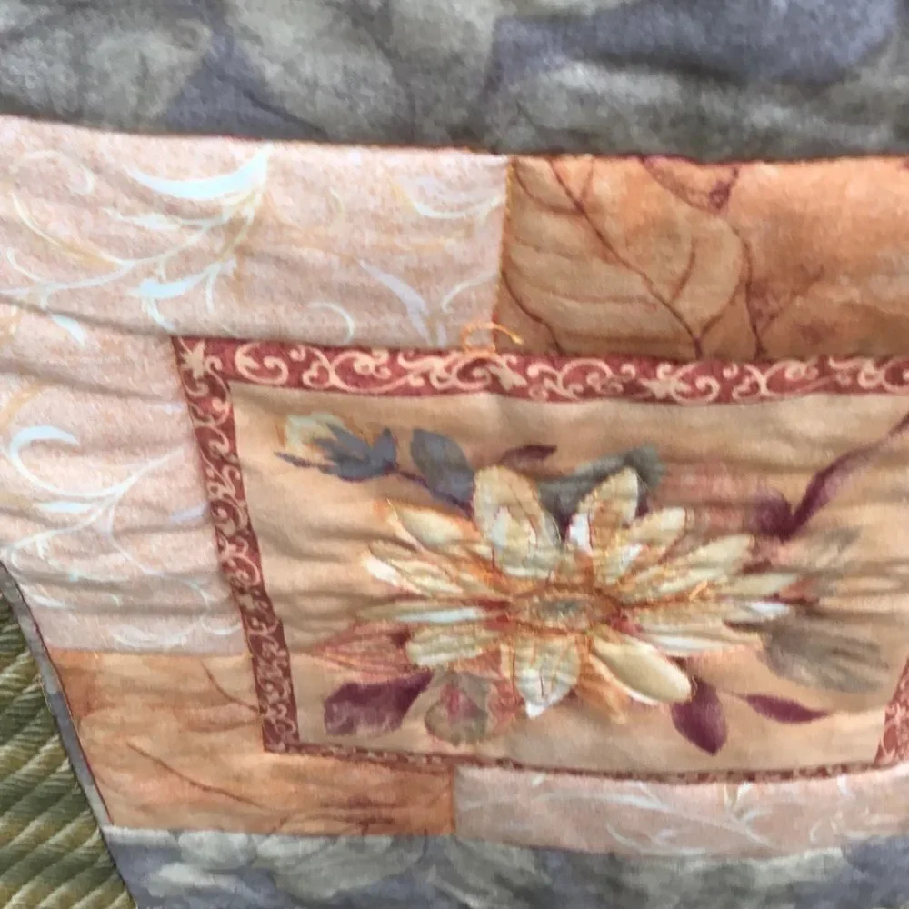 NWT. Hand Crafted Yellow Flower Quilt
